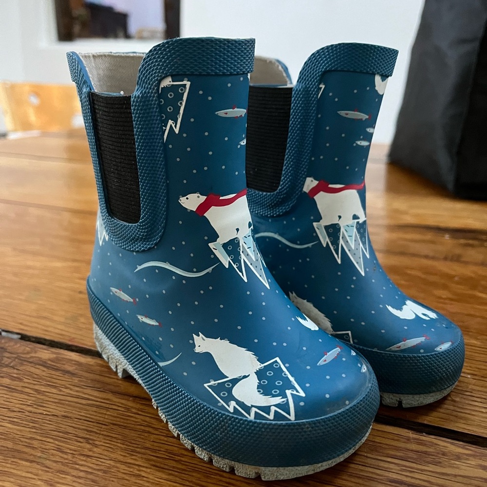 perfect condition kids rain boots